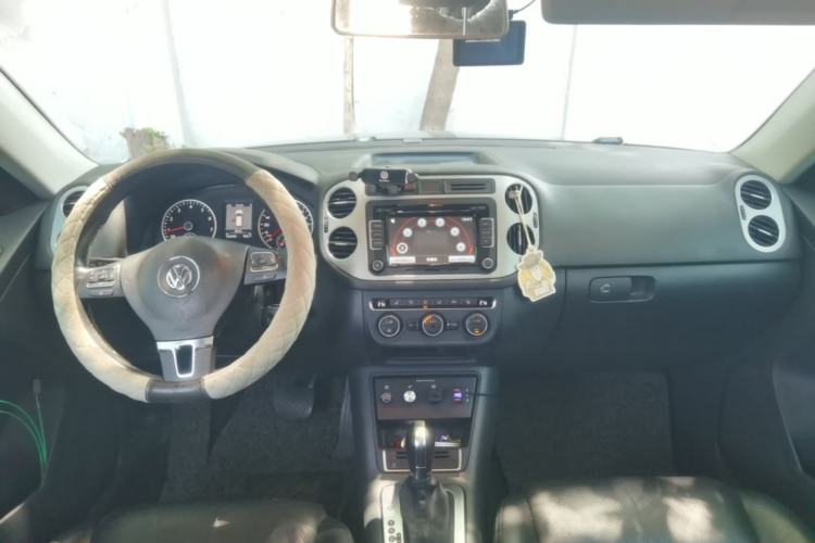 Used Volkswagen Tiguan 2013 1.8TSI Automatic Two-Wheel Drive Luxury Model Center Console