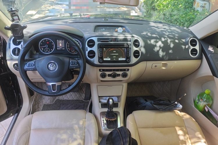 Used Volkswagen Tiguan 2013 2.0 TSI Automatic All-Wheel Drive Luxury Edition Center Console