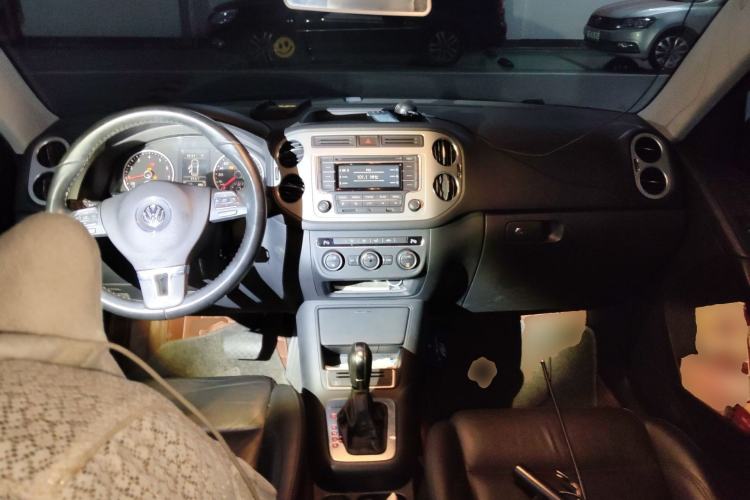 Used Volkswagen Tiguan 2013 1.8TSI Automatic All-Wheel-Drive Comfort Edition Center Console