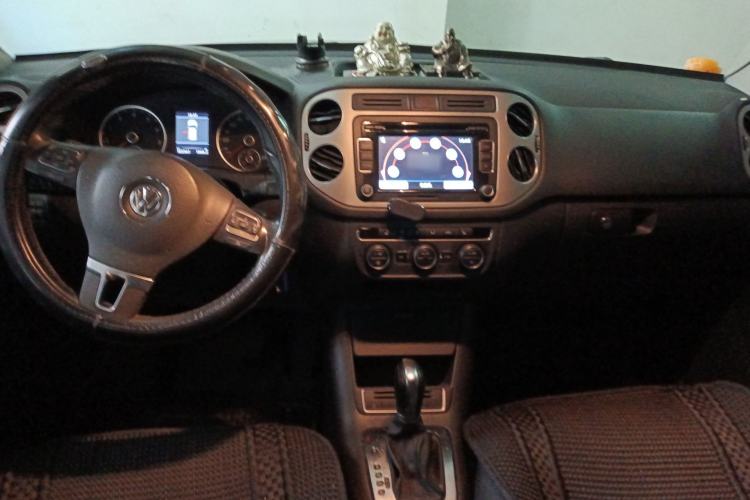 Used Volkswagen Tiguan 2013 2.0 TSI Automatic All-Wheel Drive Luxury Edition Center Console