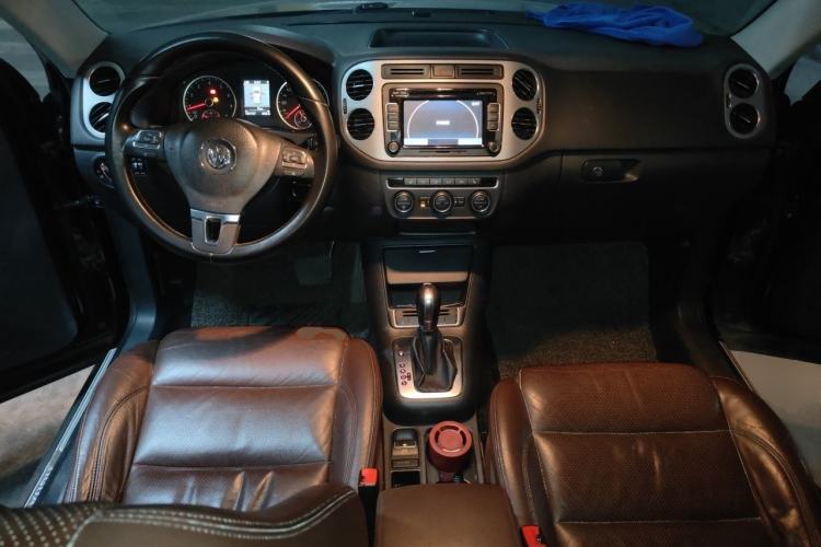Used Volkswagen Tiguan 2013 1.8 TSI Automatic All-Wheel Drive Luxury Model Center Console