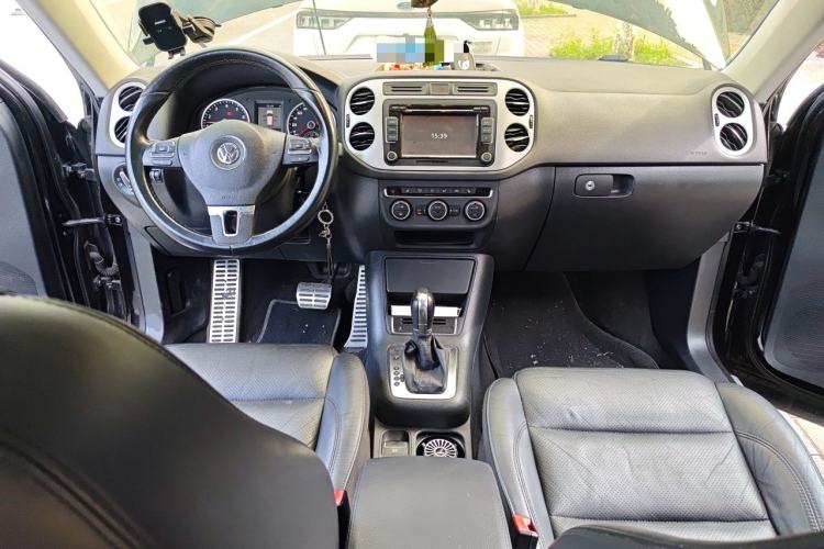 Used Volkswagen Tiguan 2013 1.8 TSI Automatic All-Wheel Drive Luxury Model Center Console