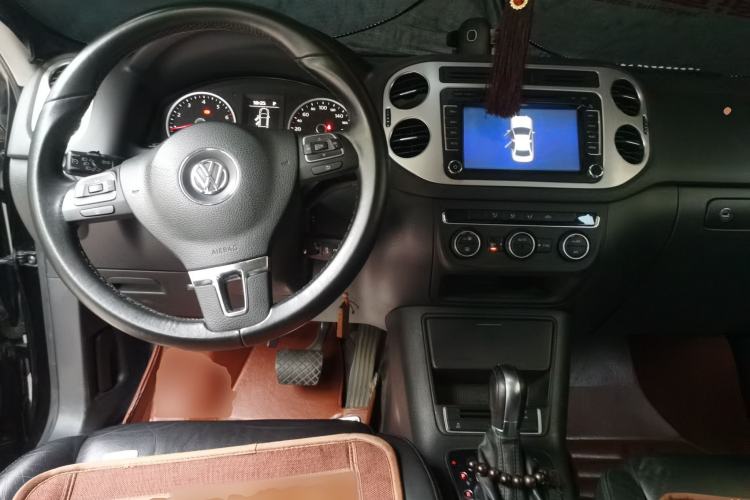 Used Volkswagen Tiguan 2013 1.8TSI Automatic All-Wheel-Drive Comfort Edition Center Console
