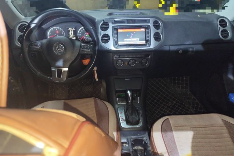 Used Volkswagen Tiguan 2013 1.8 TSI Automatic Two-Wheel Drive Comfort Edition Center Console