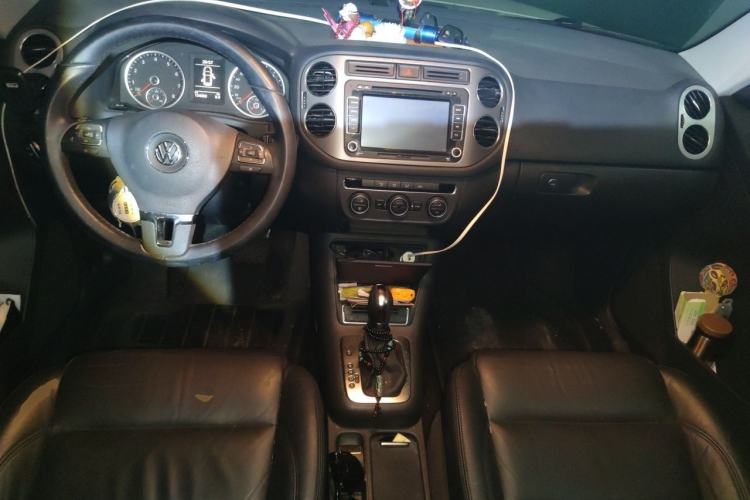 Used Volkswagen Tiguan 2013 1.8 TSI Automatic Two-Wheel Drive Comfort Edition Center Console
