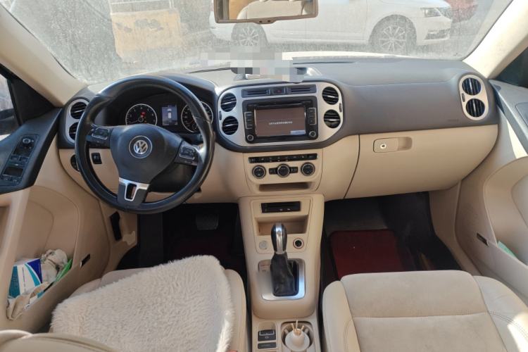 Used Volkswagen Tiguan 2013 2.0 TSI Automatic All-Wheel-Drive Flagship Edition Center Console