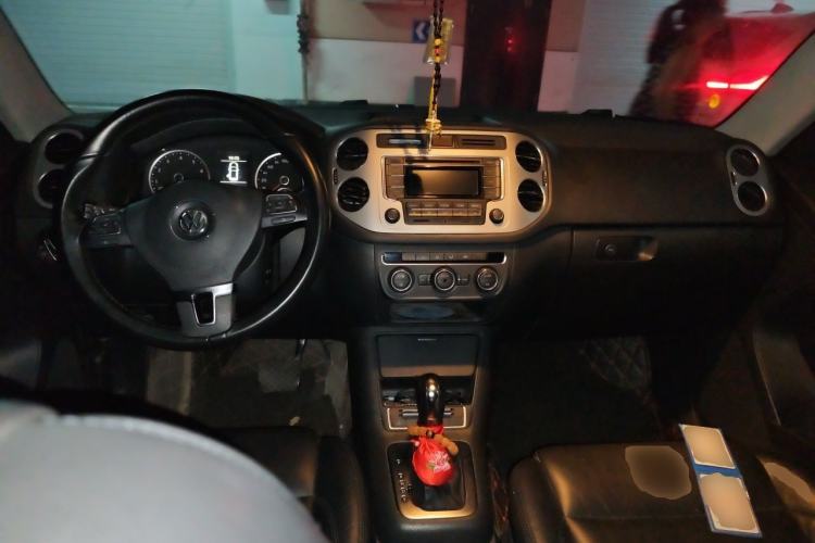 Used Volkswagen Tiguan 2013 1.8 TSI Automatic Two-Wheel Drive Comfort Edition Center Console