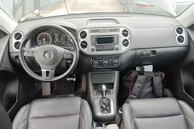 Used Volkswagen Tiguan 2013 1.8 TSI Automatic Two-Wheel Drive Comfort Edition Center Console