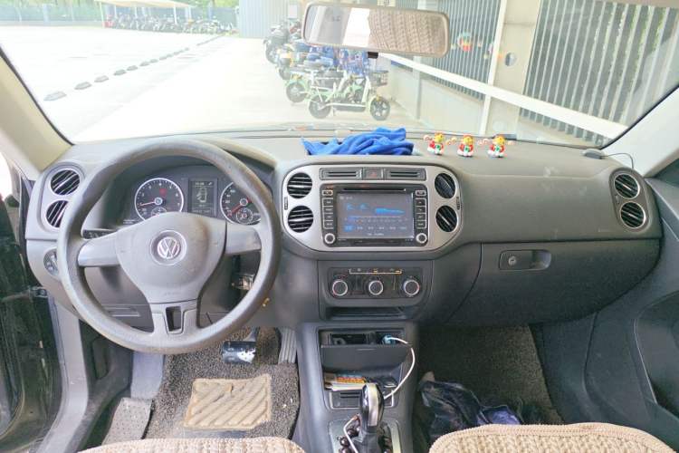 Used Volkswagen Tiguan 2013 1.8TSI Automatic Two-Wheel Drive Trend Edition Center Console
