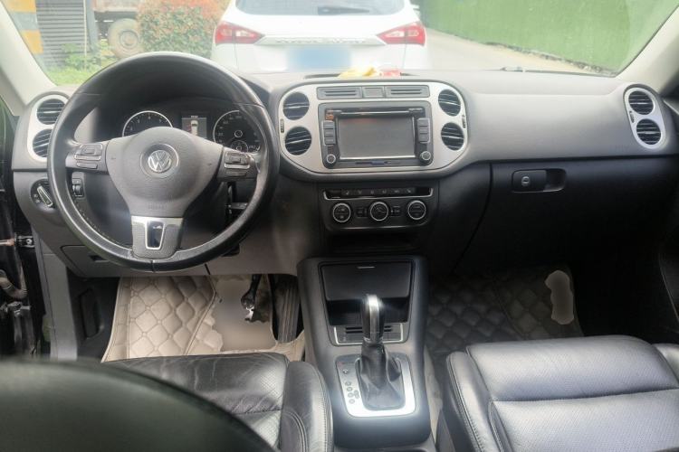 Used Volkswagen Tiguan 2013 2.0 TSI Automatic All-Wheel Drive Luxury Edition Center Console