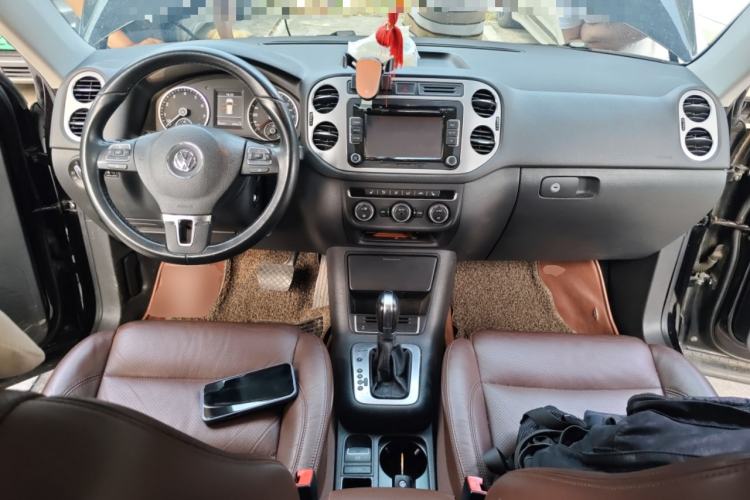 Used Volkswagen Tiguan 2013 1.8 TSI Automatic All-Wheel Drive Luxury Model Center Console