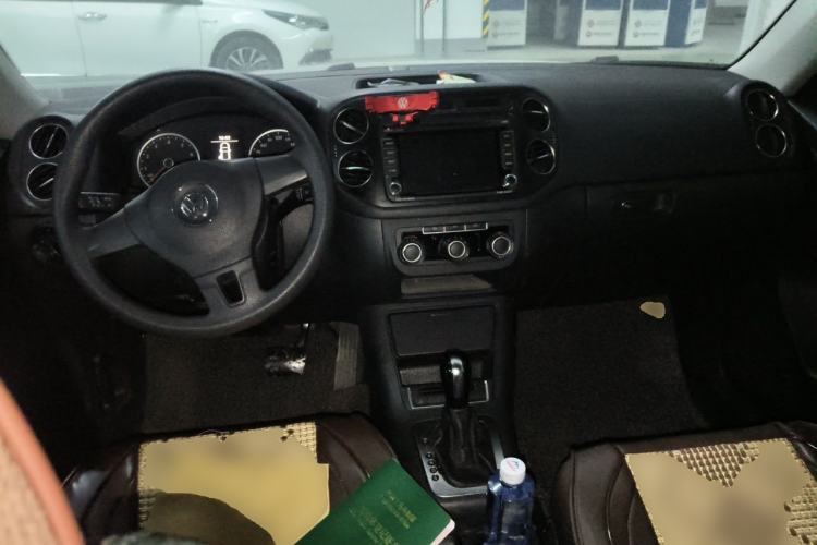 Used Volkswagen Tiguan 2013 1.8TSI Automatic Two-Wheel Drive Trend Edition Center Console
