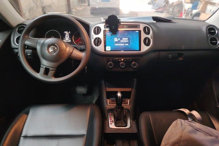 Used Volkswagen Tiguan 2013 1.8TSI Automatic Two-Wheel Drive Trend Edition Center Console