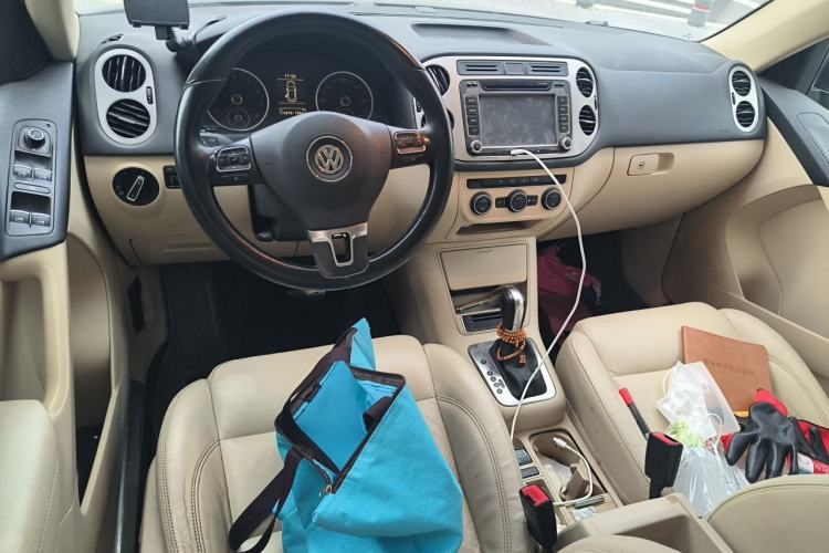 Used Volkswagen Tiguan 2013 1.8 TSI Automatic Two-Wheel Drive Comfort Edition Center Console