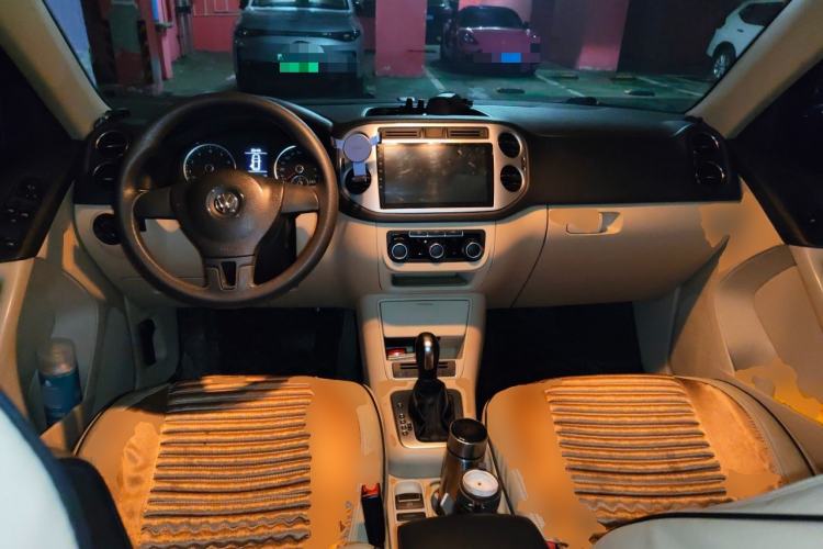 Used Volkswagen Tiguan 2013 1.8TSI Automatic Two-Wheel Drive Trend Edition Center Console