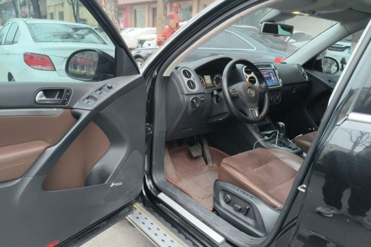 Used Volkswagen Tiguan 2013 2.0 TSI Automatic All-Wheel-Drive Flagship Edition Driver Seat