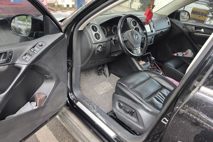 Used Volkswagen Tiguan 2013 1.8 TSI Automatic All-Wheel Drive Luxury Model Driver Seat