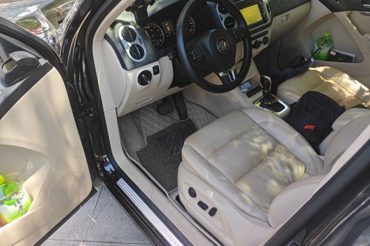 Used Volkswagen Tiguan 2013 2.0 TSI Automatic All-Wheel Drive Luxury Edition Driver Seat