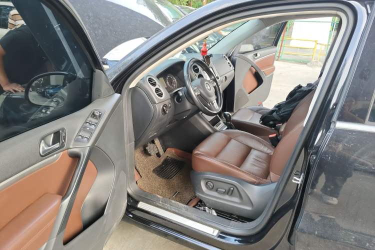 Used Volkswagen Tiguan 2013 1.8 TSI Automatic All-Wheel Drive Luxury Model Driver Seat