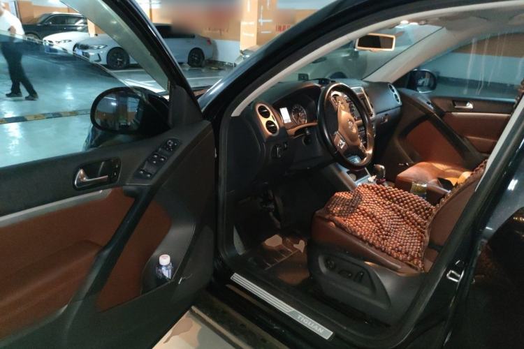 Used Volkswagen Tiguan 2013 2.0 TSI Automatic All-Wheel-Drive Flagship Edition Driver Seat