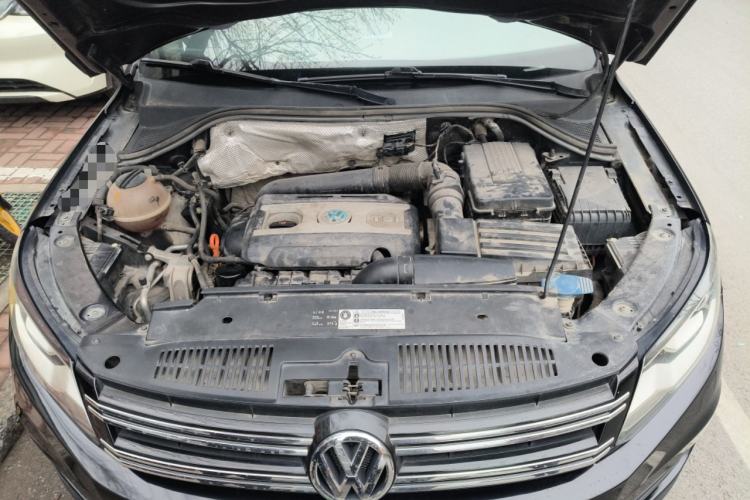 Used Volkswagen Tiguan 2013 2.0 TSI Automatic All-Wheel-Drive Flagship Edition Engine Bay