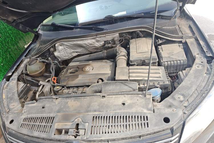 Used Volkswagen Tiguan 2013 1.8 TSI Automatic All-Wheel Drive Luxury Model Engine Bay