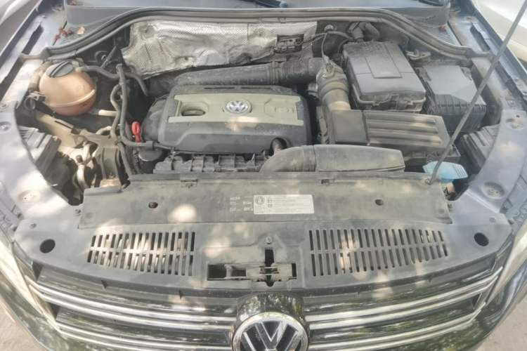 Used Volkswagen Tiguan 2013 1.8TSI Automatic Two-Wheel Drive Luxury Model Engine Bay