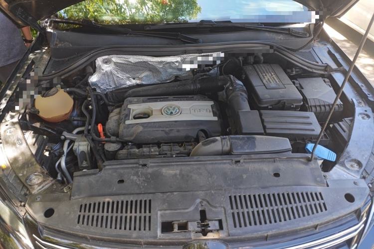 Used Volkswagen Tiguan 2013 2.0 TSI Automatic All-Wheel Drive Luxury Edition Engine Bay