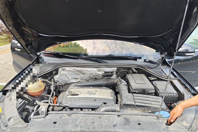 Used Volkswagen Tiguan 2013 1.8 TSI Automatic All-Wheel Drive Luxury Model Engine Bay