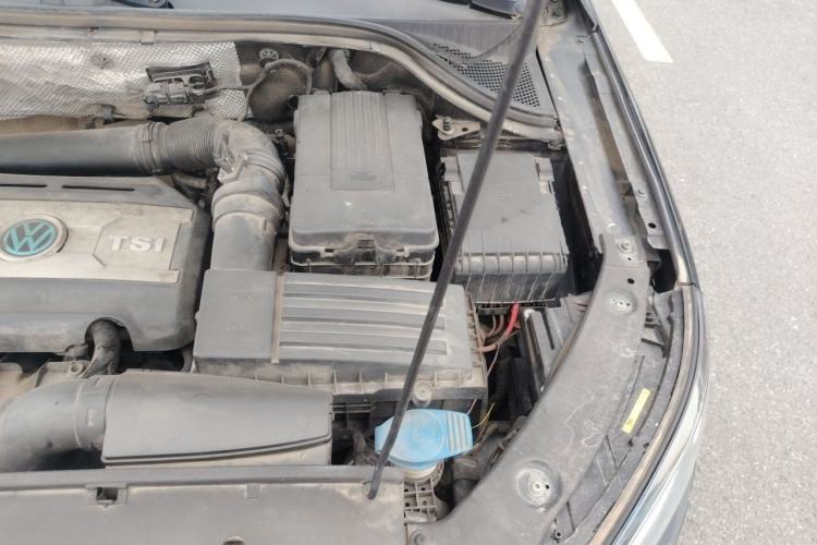 Used Volkswagen Tiguan 2013 1.8TSI Automatic All-Wheel-Drive Comfort Edition Engine Bay Left