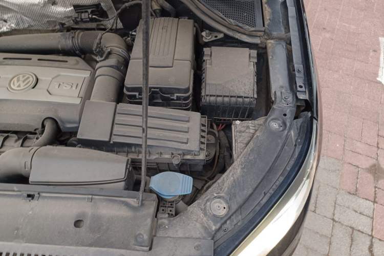 Used Volkswagen Tiguan 2013 2.0 TSI Automatic All-Wheel-Drive Flagship Edition Engine Bay Left