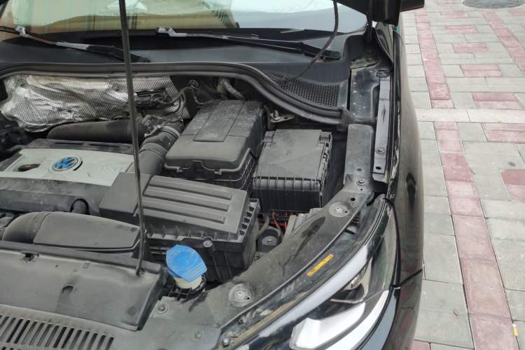 Used Volkswagen Tiguan 2013 1.8TSI Automatic All-Wheel-Drive Comfort Edition Engine Bay Left