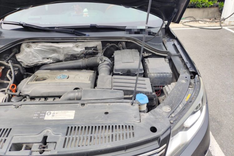 Used Volkswagen Tiguan 2013 2.0 TSI Automatic All-Wheel Drive Luxury Edition Engine Bay Left