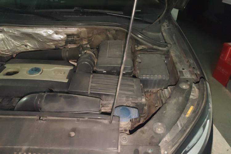 Used Volkswagen Tiguan 2013 1.8TSI Automatic Two-Wheel Drive Luxury Model Engine Bay Left