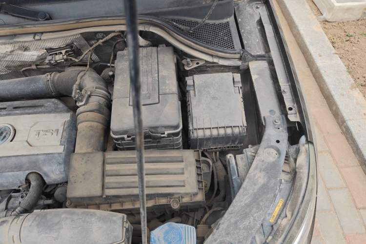 Used Volkswagen Tiguan 2013 1.8 TSI Automatic Two-Wheel Drive Comfort Edition Engine Bay Left