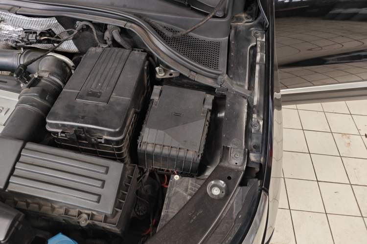 Used Volkswagen Tiguan 2013 2.0 TSI Automatic All-Wheel-Drive Flagship Edition Engine Bay Left