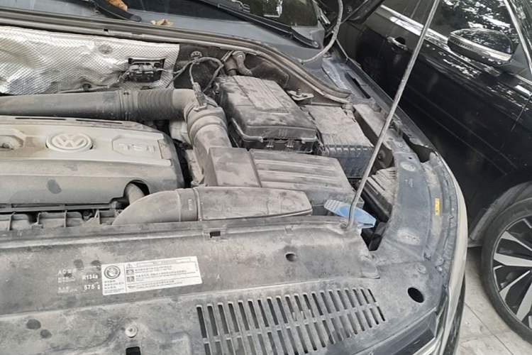 Used Volkswagen Tiguan 2013 1.8 TSI Automatic Two-Wheel Drive Comfort Edition Engine Bay Left