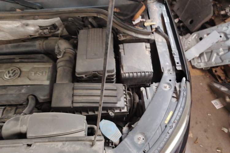 Used Volkswagen Tiguan 2013 1.8TSI Automatic Two-Wheel Drive Trend Edition Engine Bay Left
