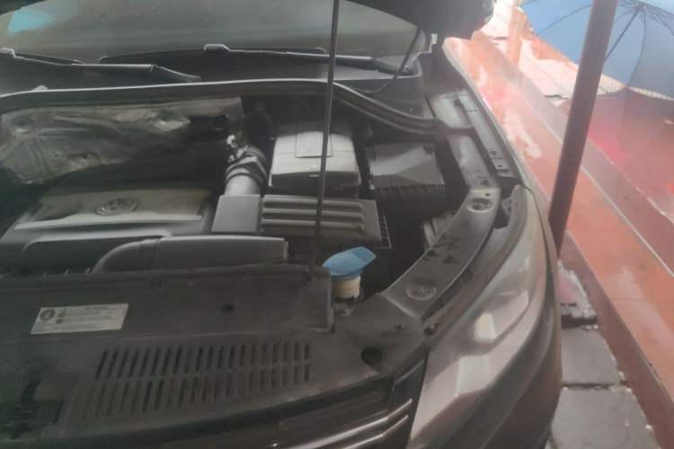 Used Volkswagen Tiguan 2013 1.8 TSI Automatic Two-Wheel Drive Comfort Edition Engine Bay Left