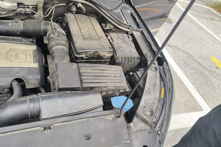 Used Volkswagen Tiguan 2013 1.8 TSI Automatic Two-Wheel Drive Comfort Edition Engine Bay Left