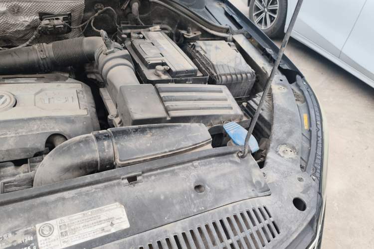 Used Volkswagen Tiguan 2013 1.8TSI Automatic Two-Wheel Drive Trend Edition Engine Bay Left