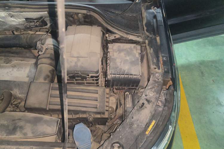 Used Volkswagen Tiguan 2013 1.8 TSI Automatic Two-Wheel Drive Comfort Edition Engine Bay Left
