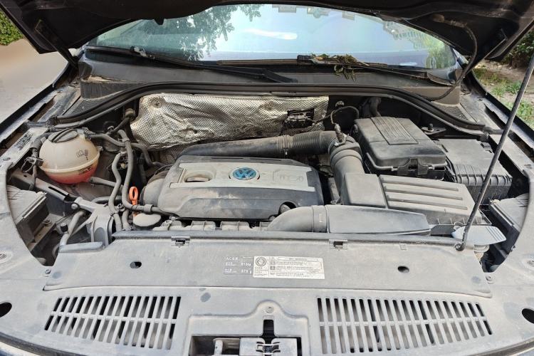 Used Volkswagen Tiguan 2013 1.8 TSI Automatic All-Wheel Drive Luxury Model Engine Bay