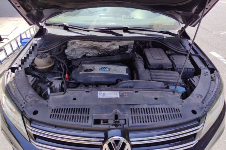 Used Volkswagen Tiguan 2013 1.8 TSI Automatic All-Wheel Drive Luxury Model Engine Bay