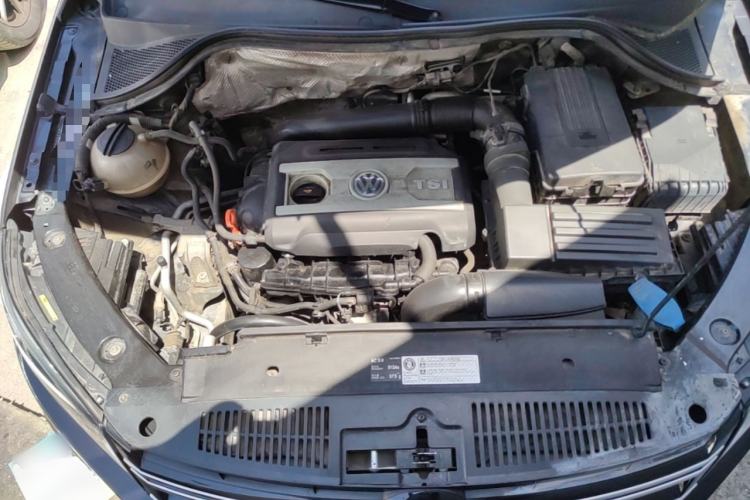 Used Volkswagen Tiguan 2013 1.8 TSI Automatic All-Wheel Drive Luxury Model Engine Bay