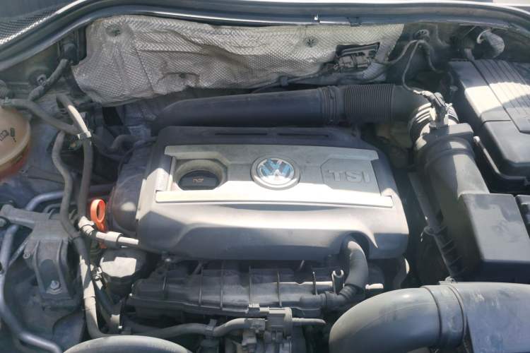 Used Volkswagen Tiguan 2013 1.8TSI Automatic Two-Wheel Drive Luxury Model Engine Bay