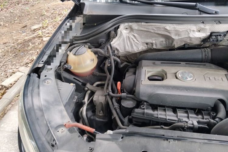Used Volkswagen Tiguan 2013 2.0 TSI Automatic All-Wheel-Drive Flagship Edition Engine Bay Right