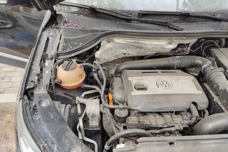 Used Volkswagen Tiguan 2013 2.0 TSI Automatic All-Wheel-Drive Flagship Edition Engine Bay Right
