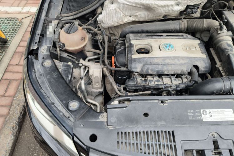 Used Volkswagen Tiguan 2013 2.0 TSI Automatic All-Wheel-Drive Flagship Edition Engine Bay Right