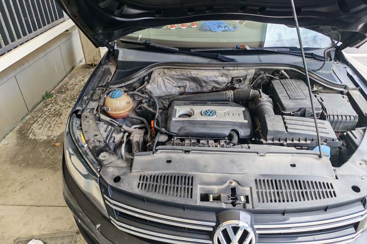 Used Volkswagen Tiguan 2013 1.8TSI Automatic Two-Wheel Drive Trend Edition Engine Bay Right